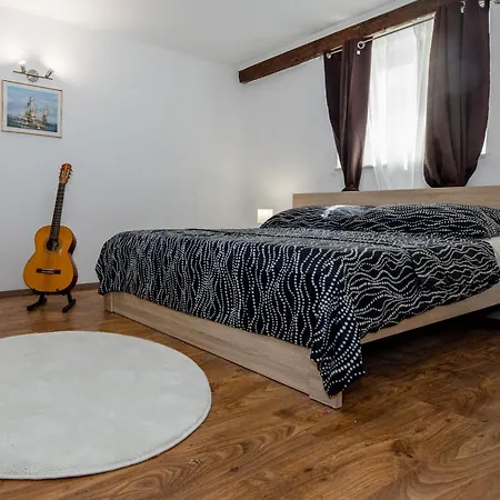 Case de vacanță Silente Supetarska Draga